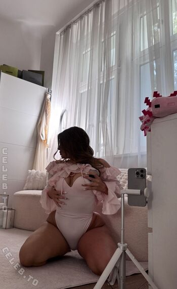 Meggie Jolie Leaked Nude OnlyFans (Photo 12)