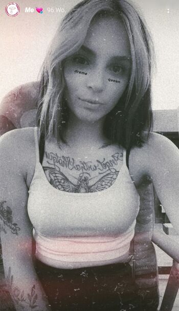 Melcamora Leaked Nude OnlyFans (Photo 12)