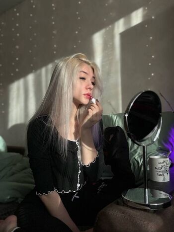 melissa.kisses Leaked Nude OnlyFans (Photo 2)