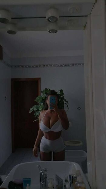 Mery Gatti Leaked Nude OnlyFans (Photo 1)