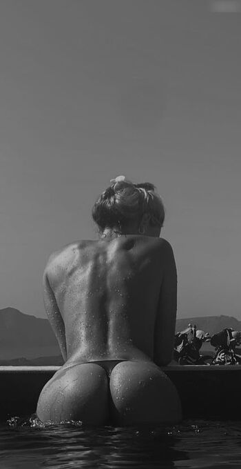 merzedesz Leaked Nude OnlyFans (Photo 4)