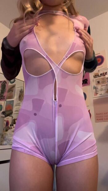 Messina Seymour Leaked Nude OnlyFans (Photo 1)