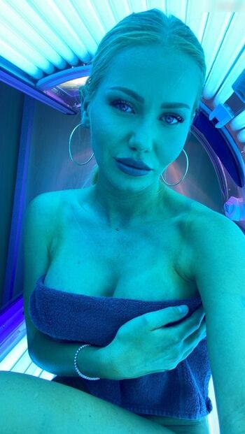 mi_lkaaaa Leaked Nude OnlyFans (Photo 15)