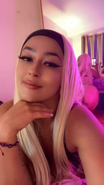 Mia Bloom Leaked Nude OnlyFans (Photo 2)