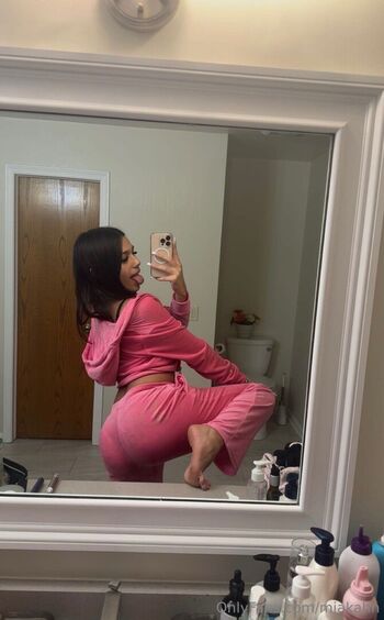Mia Kahn Leaked Nude OnlyFans (Photo 5)