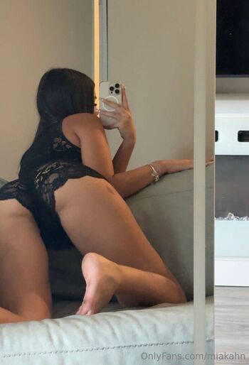 Mia Kahn Leaked Nude OnlyFans (Photo 8)