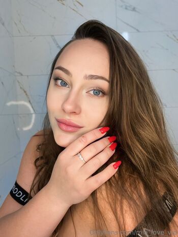 mia_love_vip Leaked Nude OnlyFans (Photo 4)
