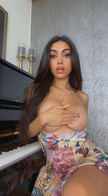 Mia Rosales