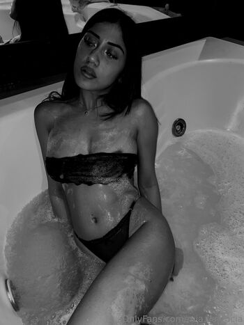 Mia Valencia Leaked Nude OnlyFans (Photo 20)
