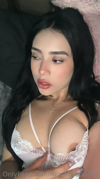 Miaarredondoo Leaked Nude OnlyFans (Photo 4)