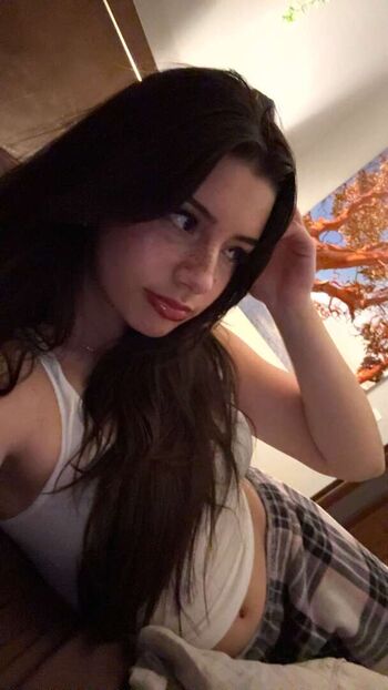 Mikayla Campinos
