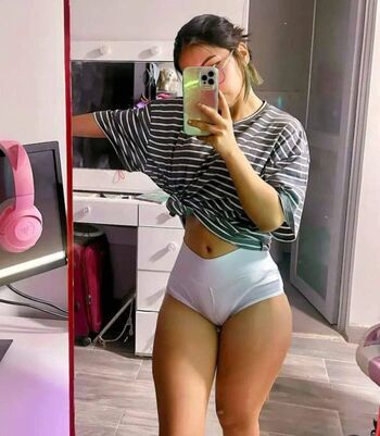 milenaxgg Leaked Nude OnlyFans (Photo 3)