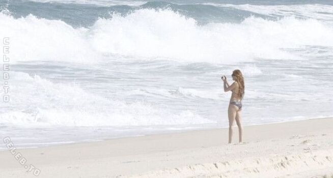 Miley Cyrus Leaked Nude OnlyFans (Photo 1323)