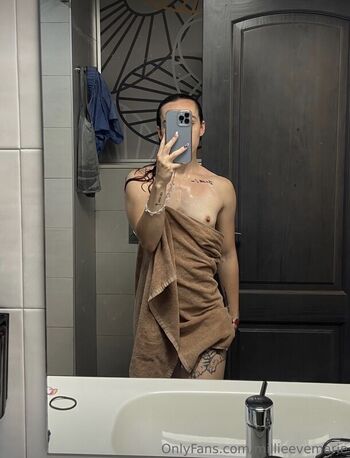 millieevemarie Leaked Nude OnlyFans (Photo 17)