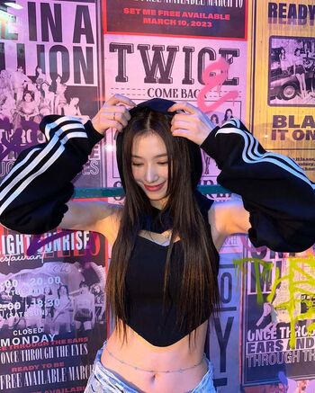 Minatozaki Sana (TWICE)