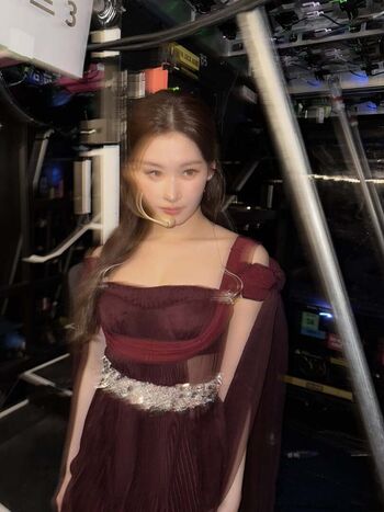 Minatozaki Sana Leaked Nude OnlyFans (Photo 9)