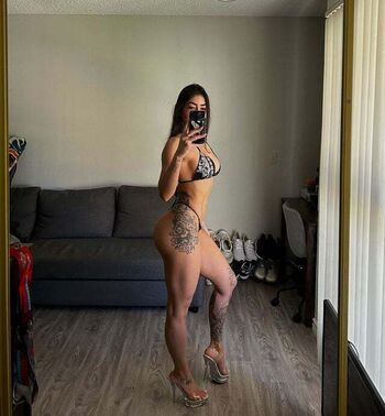Miny_Miranda Leaked Nude OnlyFans (Photo 4)