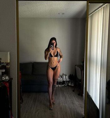 Miny_Miranda Leaked Nude OnlyFans (Photo 5)