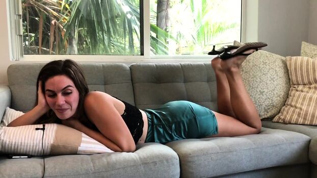 Miss Bell Asmr