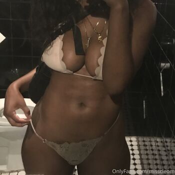misscleom Leaked Nude OnlyFans (Photo 2)
