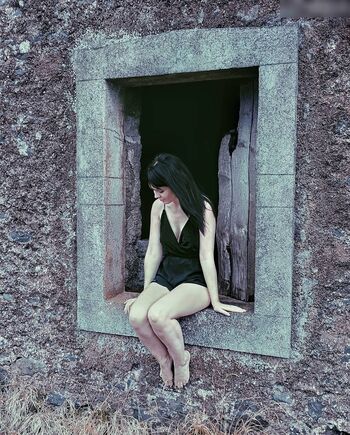 MissGLaDOS / dieamelie_