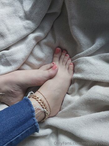 misstinyfeets Leaked Nude OnlyFans (Photo 24)