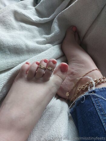 misstinyfeets Leaked Nude OnlyFans (Photo 26)