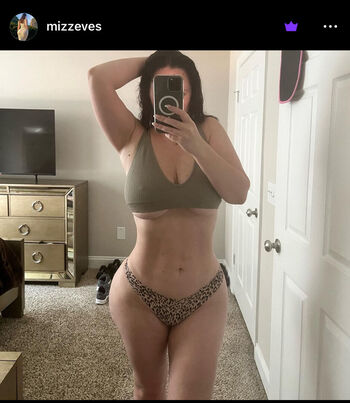 Mizzeves Leaked Nude OnlyFans (Photo 16)
