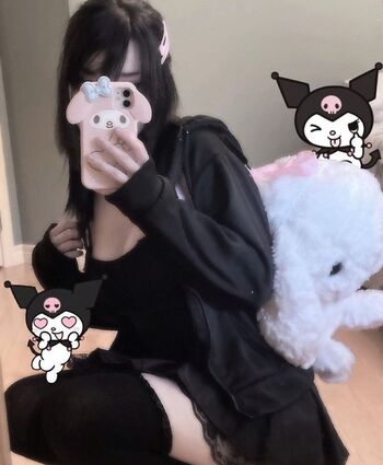 Moeponz Leaked Nude OnlyFans (Photo 4)