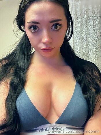 Molly(mollymoonnn)