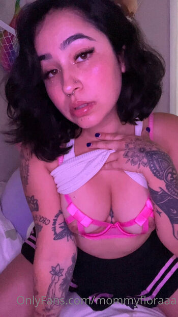 Mommy Flora Leaked Nude OnlyFans (Photo 4)