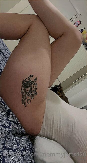 mommyjorts420 Leaked Nude OnlyFans (Photo 4)