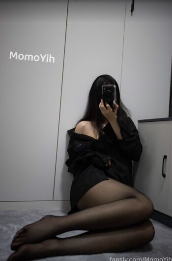 MomoYih Leaked Nude OnlyFans (Photo 31)