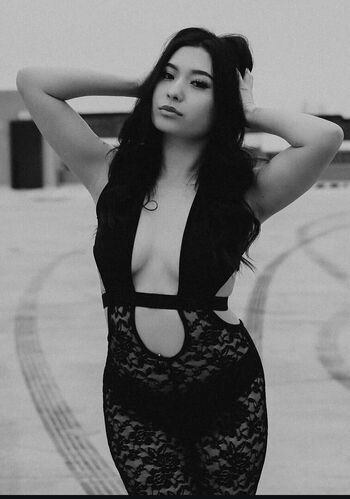 mona._.lenaa Leaked Nude OnlyFans (Photo 7)