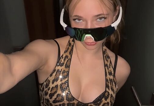 Mona Mona Leaked Nude OnlyFans (Photo 15)