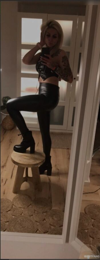 MonaRockt Leaked Nude OnlyFans (Photo 14)