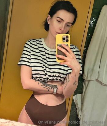 monica_de_mistress