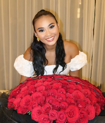 Mooi Van Darya Leaked Nude OnlyFans (Photo 1)