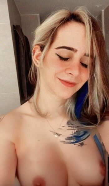 moonkase Leaked Nude OnlyFans (Photo 3)