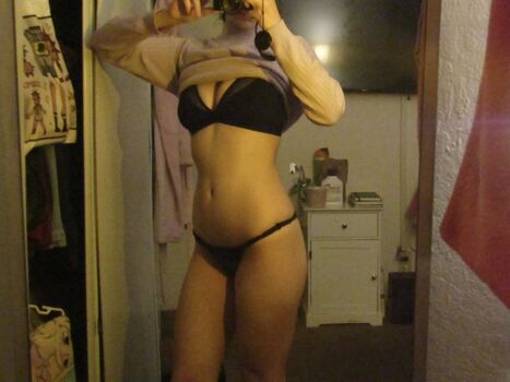 Muhlizza Leaked Nude OnlyFans (Photo 17)