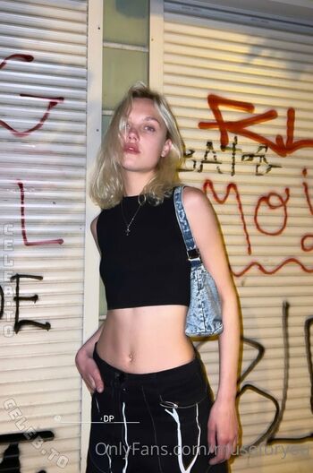 Muza Love Leaked Nude OnlyFans (Photo 15)