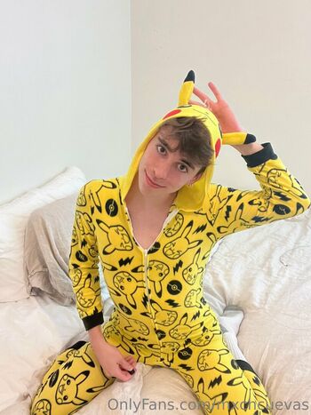 mxchcuevas Leaked Nude OnlyFans (Photo 26)