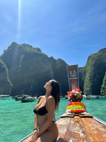 naama_yanay // naama yanay // naamayanay // naamayanayy