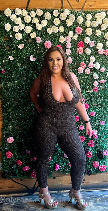 Nadia Sapphire