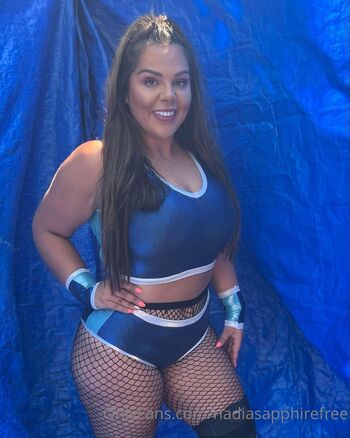 Nadia Sapphire