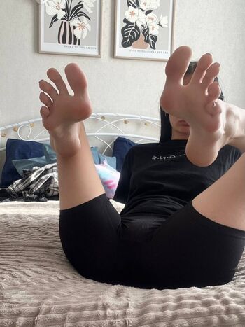 Naitia Feet Leaked Nude OnlyFans (Photo 2)