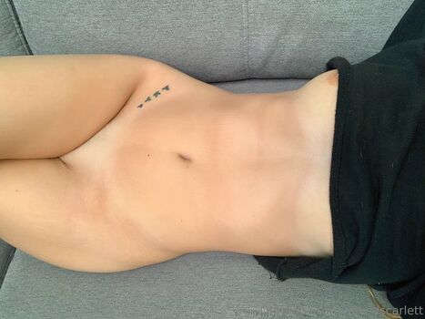 nakedscarlett
