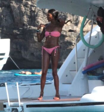 Naomi Campbell Leaked Nude OnlyFans (Photo 186)