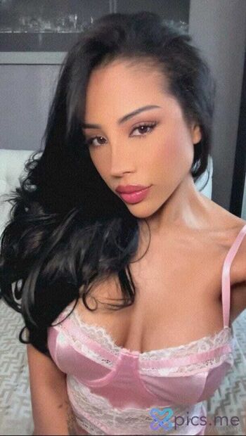 Natalie Y Ospina Leaked Nude OnlyFans (Photo 1)