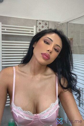 Natalie Y Ospina Leaked Nude OnlyFans (Photo 3)